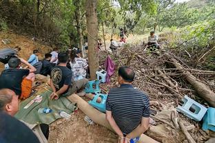 激情满满！雷霆结束本季所有客场比赛 众多球迷齐聚机场接机！